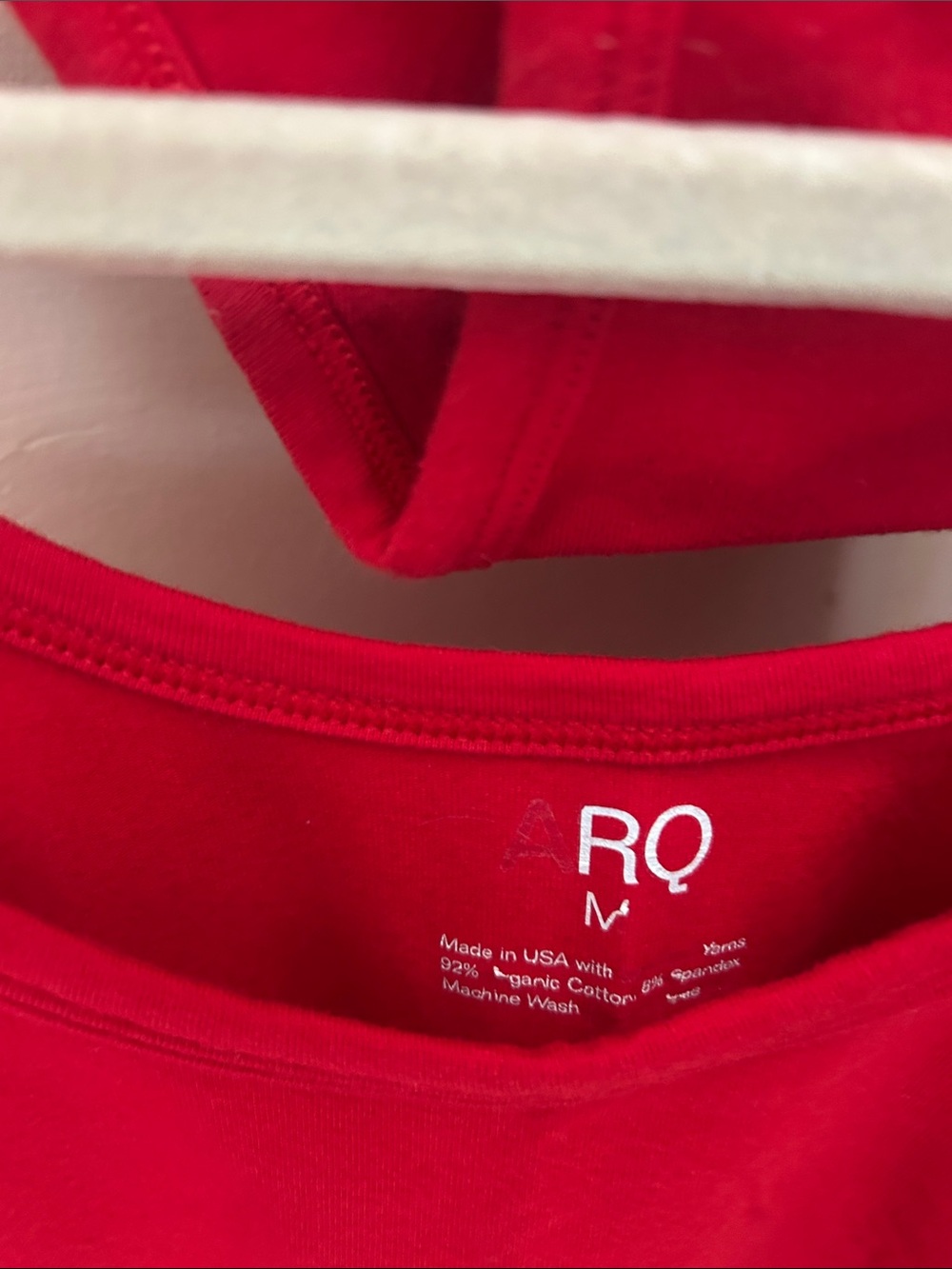 ARQ  🍒  | Crop Tank only - Picture 4 of 6